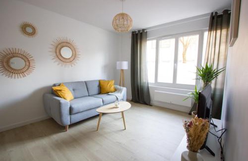 Quartier Capuche-Allies Apartment | L'olivier - Appartement moderne et chaleureux - TRAM et PARC