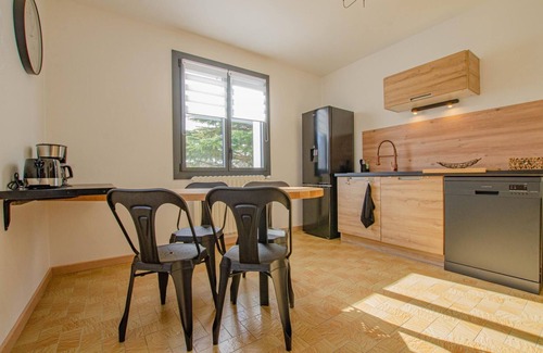 Magny-Fouchard House | L'orée des Champs - Magny Fouchard