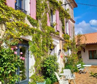 Vouzan Bed & Breakfast | L'oree du Bois - Chambres independante