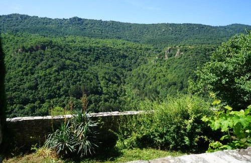 La Bastide-Pradines House | L'Oustal du Larzac, gîte en Aveyron