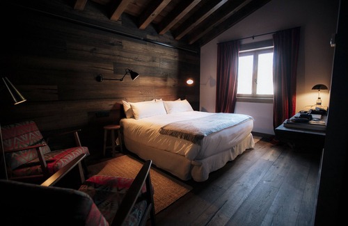 Soldeu Cabin | L'Ovella Negra Mountain Lodge
