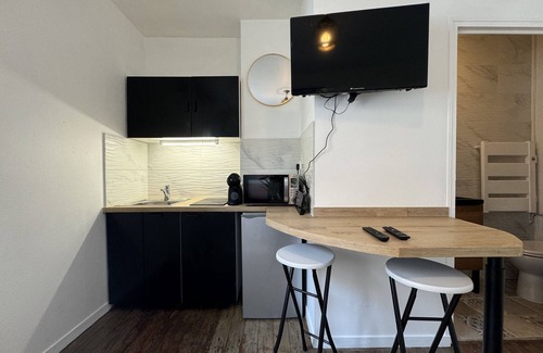 Miroir - Batignolles Apartment | L’oyon - 2 pers - gare - Rêve au Mans