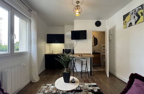 Miroir - Batignolles Apartment | L’oyon - 2 pers - gare - Rêve au Mans