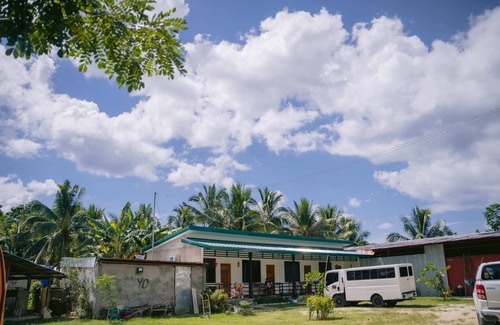 Hinoba-an Condo | L'Puerta Travel Inn