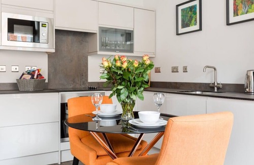 Leamington Spa Apartment | L-Spa Boutique Apartments - Stylish spacious one bedroom apartment