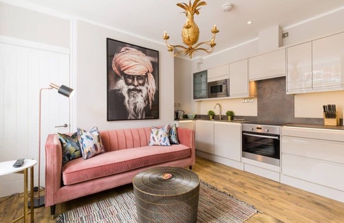 Leamington Spa Apartment | L-Spa Boutique Apartments - Chic hideaway studio apartment