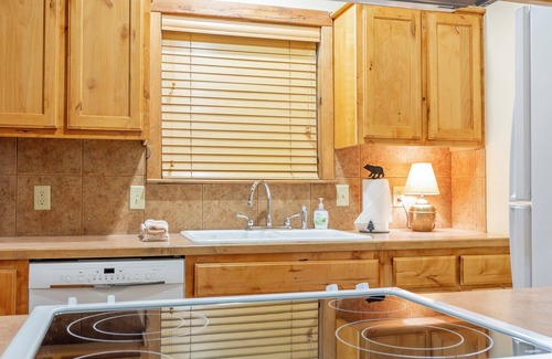 Branson West Cabin | L037, Lazy Pines 2-bedroom cabin; Book Now: 15% Off 3+ Nts SEE DESC. BELOW