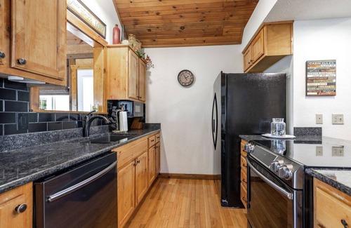 Branson West Cabin | L051, 3-BR ForestView Cabin Stay 3+ Nts in September, Save 15% SEE DESC BELOW