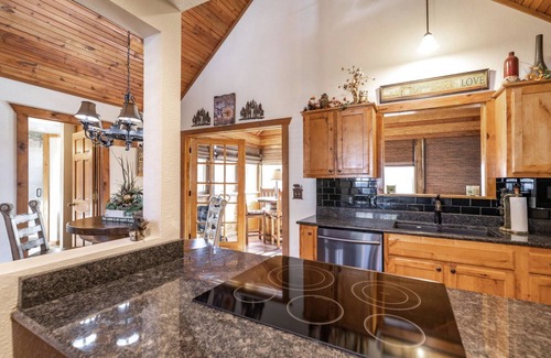 Branson West Cabin | L051, 3-BR ForestView Cabin Stay 3+ Nts in September, Save 15% SEE DESC BELOW
