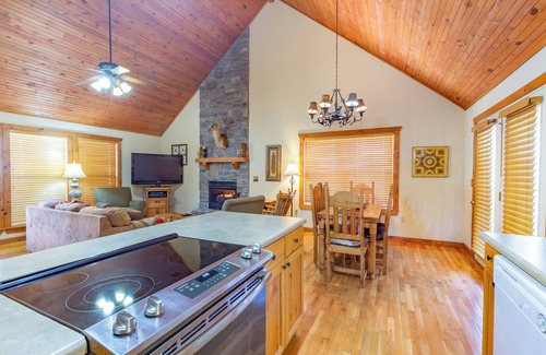 Reeds Spring Cabin | L060, 2 Br Roark Creek Cabin End Unit, SEE DESC. for SUMMER SPECIAL
