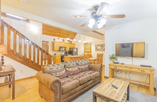 Reeds Spring Cabin | L130 3-Br with Loft Lakeview Cabin; Don’t Miss 15% Off 3+ Nts SEE DESC>BELOW