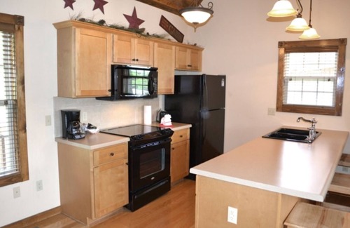 Reeds Spring Cabin | L131, 4Br, 3Ba, 1 Br Loft Cabin; Stay 3+ Nts in Sept, Save 15% SEE DESC.BELOW