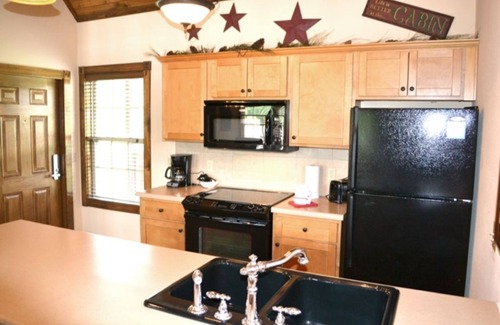 Reeds Spring Cabin | L131, 4Br, 3Ba, 1 Br Loft Cabin; Stay 3+ Nts in Sept, Save 15% SEE DESC.BELOW