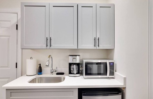 East Stroudsburg Apartment | L209 · The Lack - Queen Suite - A09