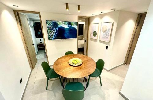 Zona Rosa Apartment | L301 4BR Lleras Park Apt Rooftop Jacuzzi AC