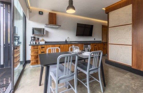 Zona Rosa Apartment | L303 Studio apt AC Rooftop views Business C