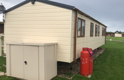 Mablethorpe Cabin | L76 mablethorpe chalet park