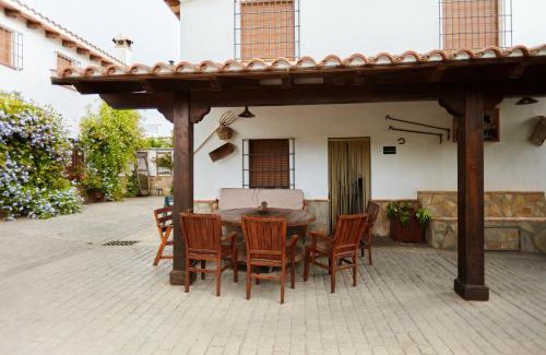 Martos House | La Acacia