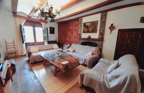 Linares de Mora House | La Antigua Posada