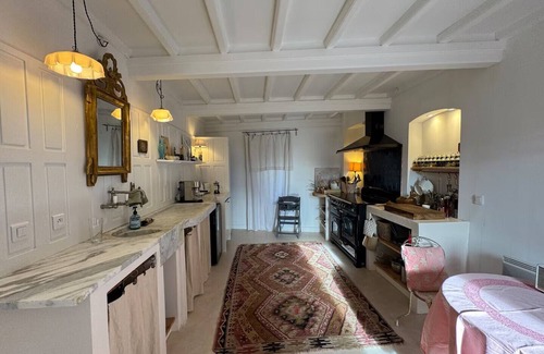 Aigueze House | La Bâtisse de Rêve, Authentic Villa for 8 people with Jacuzzi