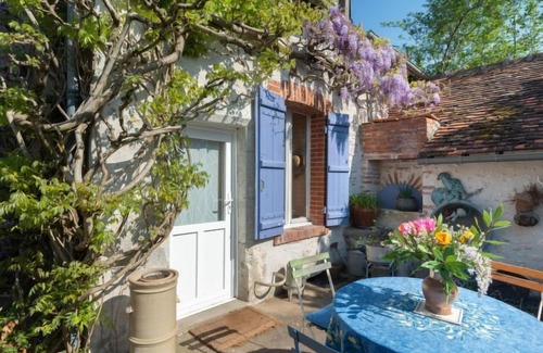 Saint-Denis-sur-Loire House | La Bachelotte by Interhome