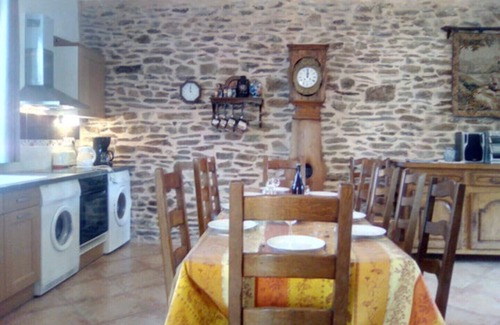 Moon-sur-Elle House | La Baconnerie farm. LA CHARETTERIE gite near the landing beaches