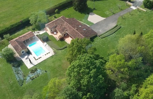 Villeneuve-sur-Lot House | La Bakénia, Gite "Joini" with swimming pool and airconditioning