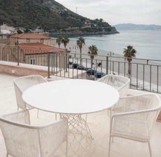 Scilla House | La balza di Scilla