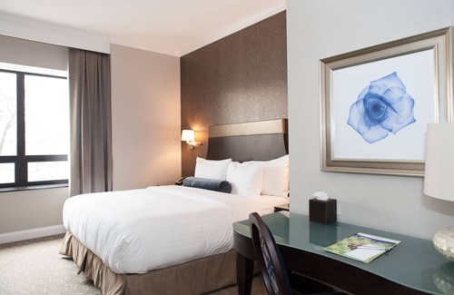 Homewood Hotel | La Banque Hotel