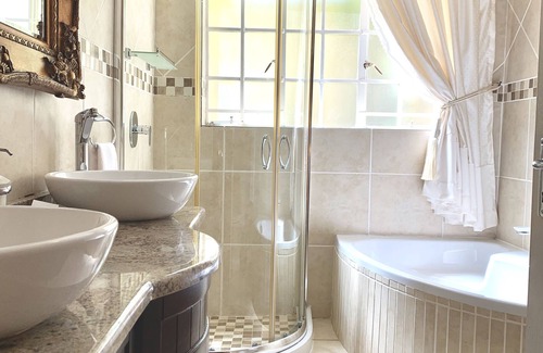 Tzaneen House | La Baruné Guest House
