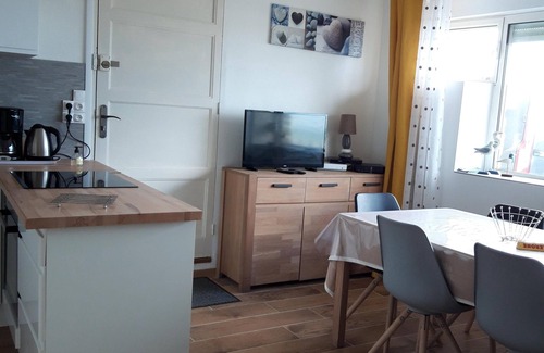 Ambleteuse Apartment | La Bassure de Baas-Apartment-Traditional-Ensuite with Bath-Sea view