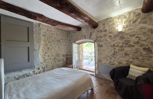 Bagard Apartment | La Bastide de Peyremale, gîtes en Cévennes, piscine, tennis
