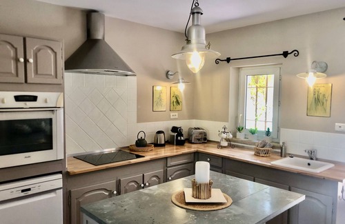 Rognes House | La Bastide des Amandiers- Le Cabanon
