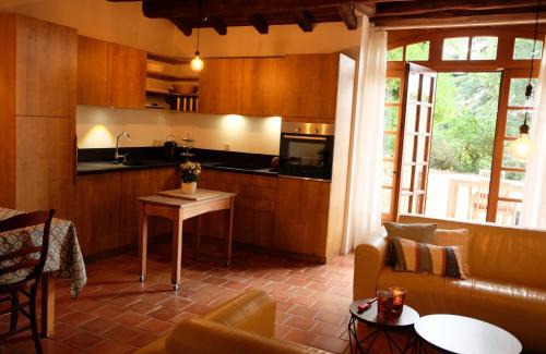 Penne-d'Agenais Apartment | La Bastide Portoly Gîte "Les Deux Cèdres"