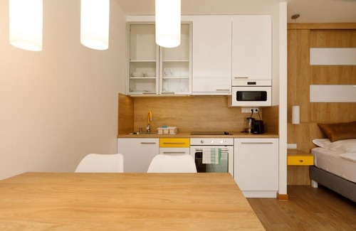 Heviz Apartment | La Bella Centrum apartmanok Piros/Sárga