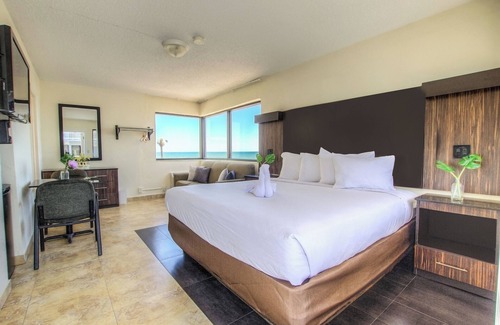 Seabreeze Park Hotel | La Bella Oceanfront Inn