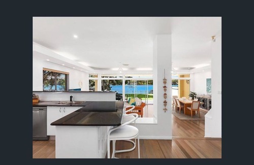 Brightwaters House | La Bella Vista - Stunning absolute waterfront with private jetty