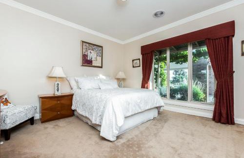 Batesford Bed & Breakfast | La Bella Vita