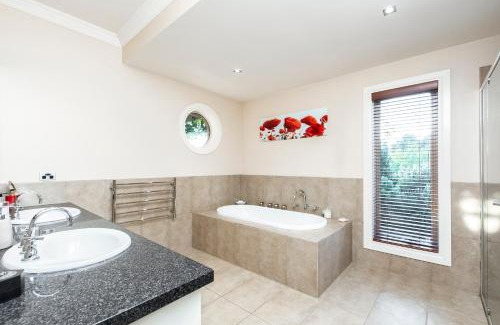 Batesford Bed & Breakfast | La Bella Vita