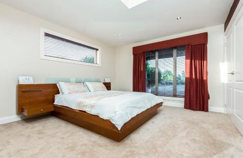 Batesford Bed & Breakfast | La Bella Vita