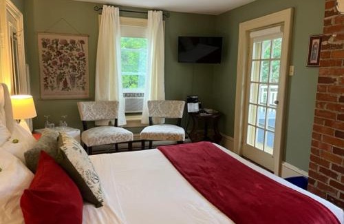 Magog Hotel | La Belle Victorienne