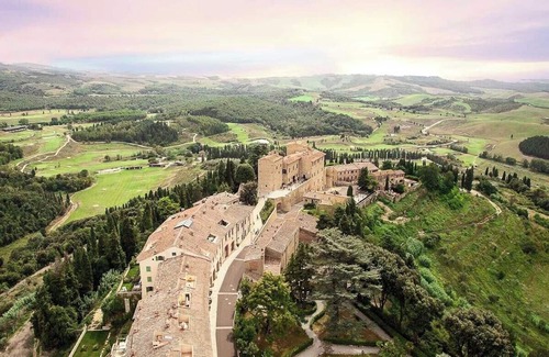 Castelfalfi Apartment | La Bellezza West Medici Garden