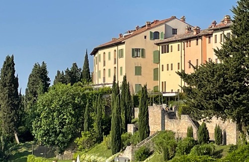 Castelfalfi Apartment | La Bellezza West Medici Garden
