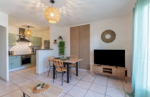 Sorgues House | La Bergeronnette – Holiday Home with Terrace in Sorgues