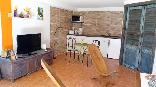 Saint-Andre-de-Roquepertuis House | La berraudiere