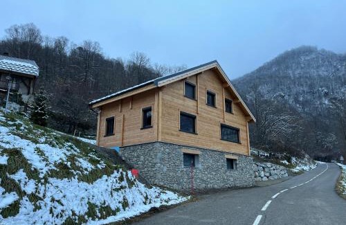 Saint-Martin-sur-la-Chambre Ski Chalet | La Biche