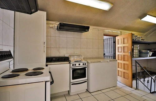 Greater Johannesburg Metropolitan Area House | La-Bih Huleti House A
