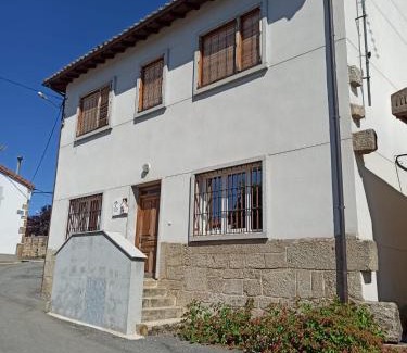 Becedas House | La Bimborra