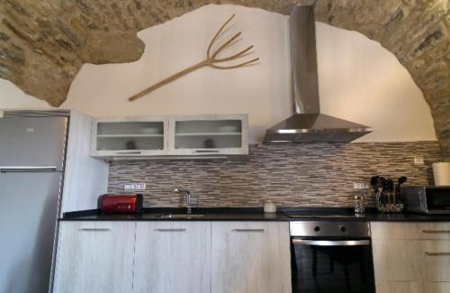 Las Ventas de Santa Lucia House | La Bodega de Puy