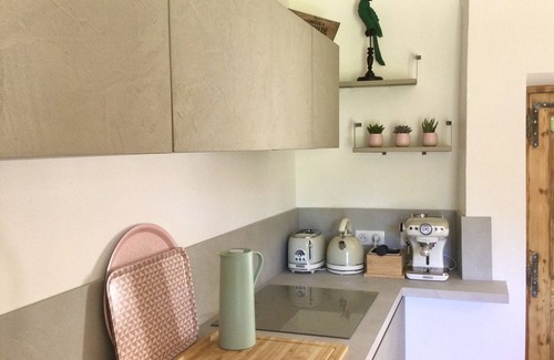 Octon House | La Bohème. Maison de Village, Jardin et spa